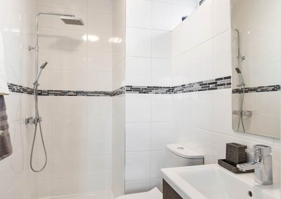 Spacious bathrooms in Linenfield development